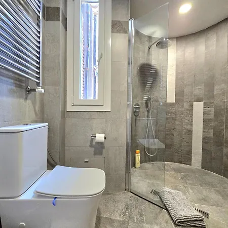 Apartment Crystal Elegance City Center With Seasonal Pool