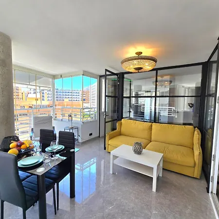 Crystal Elegance City Center With Seasonal Pool *