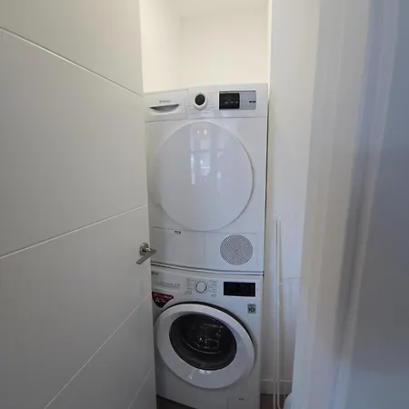 Crystal Elegance City Center With Seasonal Pool Apartment *