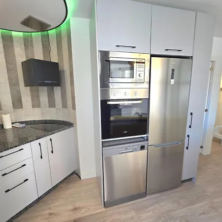 Apartment Crystal Elegance City Center With Seasonal Pool *