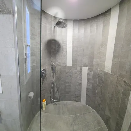Crystal Elegance City Center With Seasonal Pool Apartment *